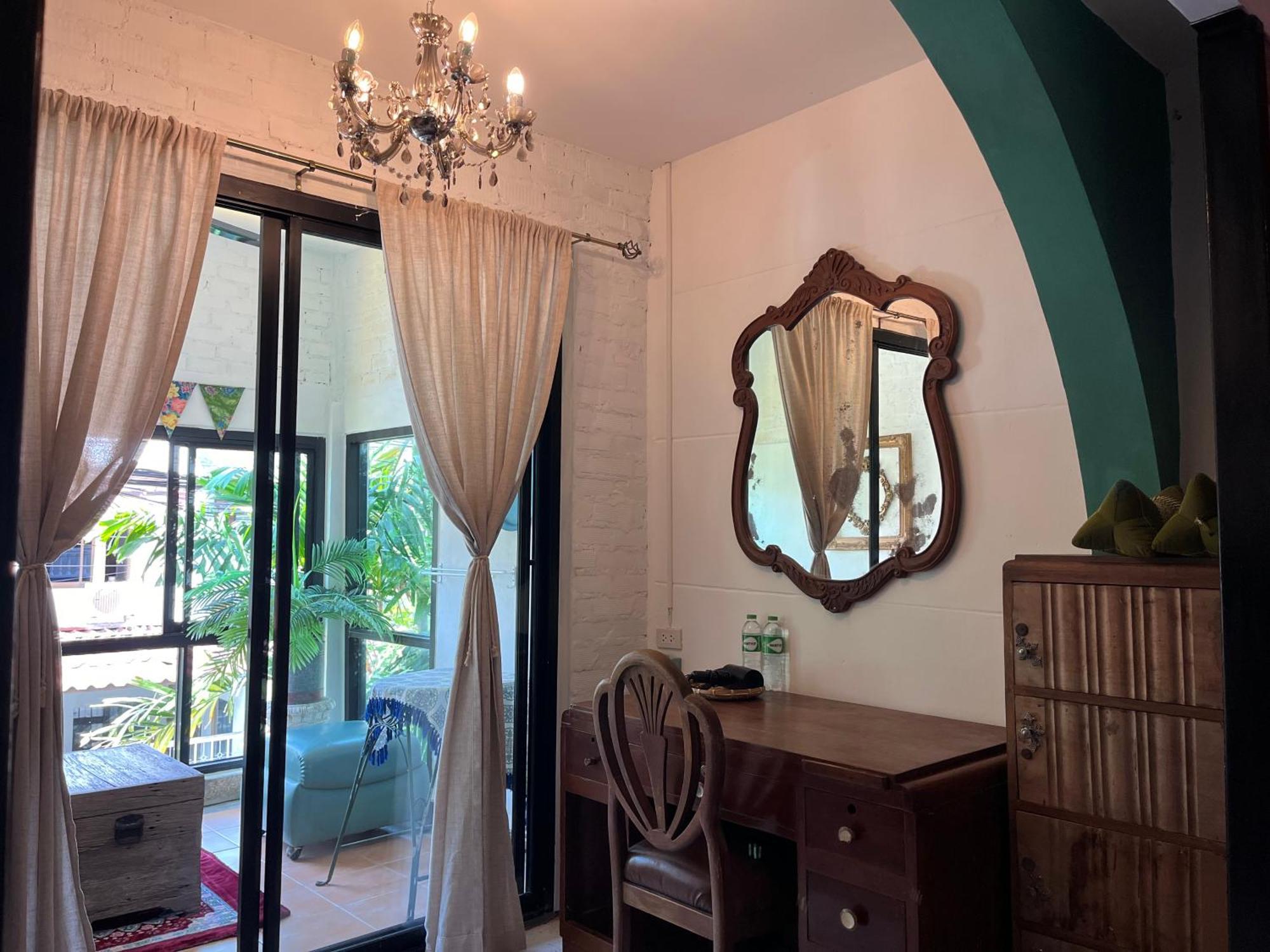 Auntie & Niece Phuket Homestay Ban Sam Kong